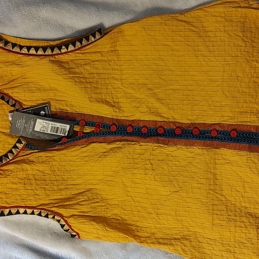 STOP EVERY WEAR sleeveless top. Authentic Rajasthan top. Stunning detail